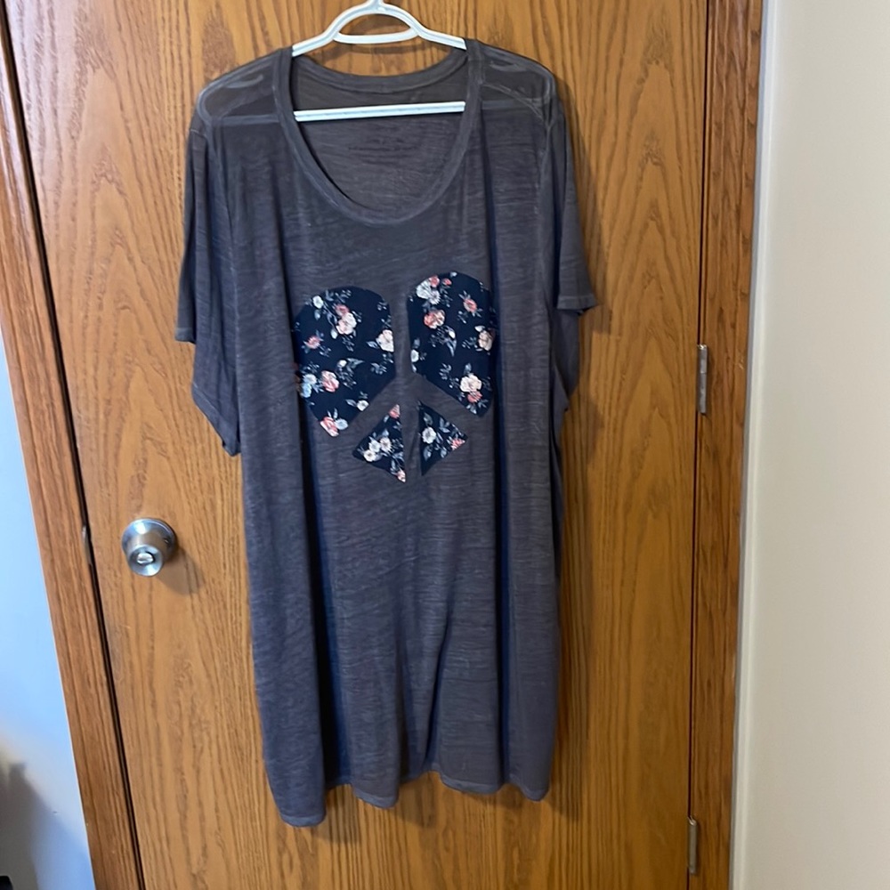 Gray and floral heart/peace sign T-shirt from Torrid. New without tags.